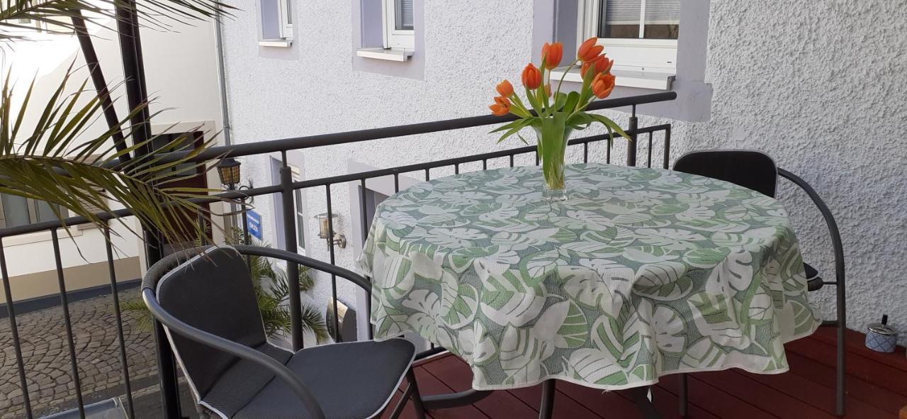 Ferienwohnung Ehlen Im Alten Winzerhaus Zeltingen-Rachtig Bagian luar foto